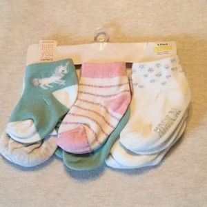 NWT 6 pack of girls socks size 3-12M